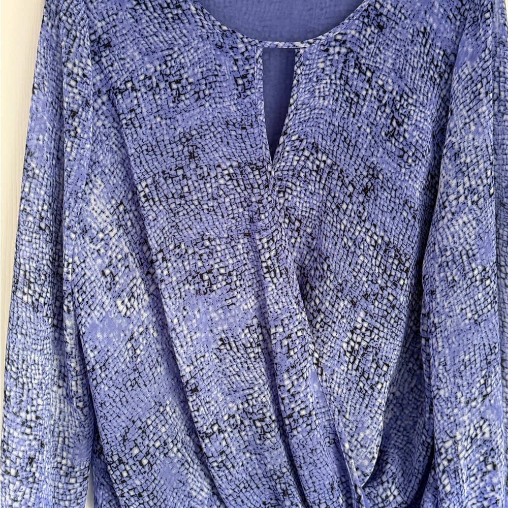 Elegant Vince Camuto Lilac Patterned Women's Top